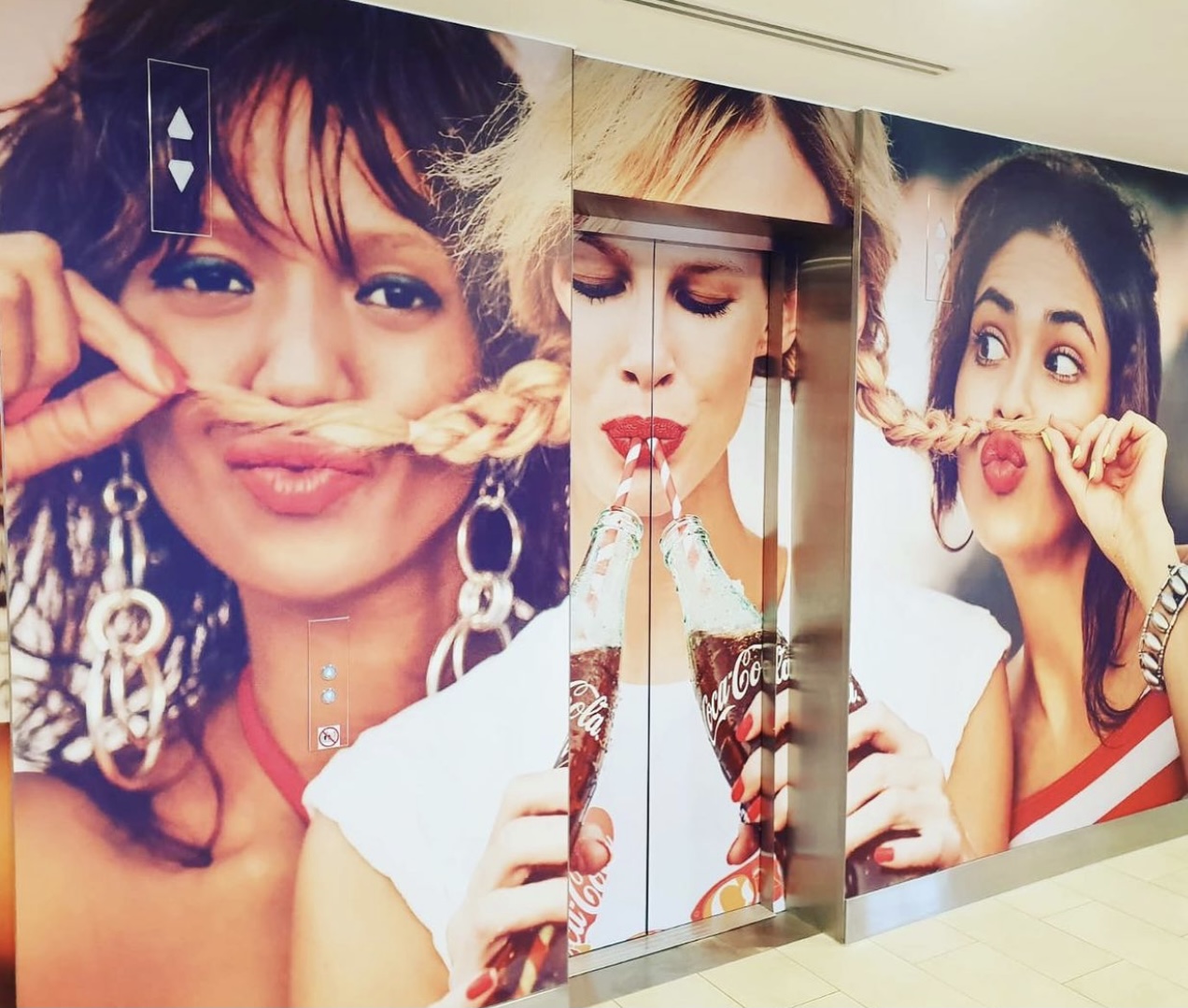 wall-graphic-installation-on-lift-lobby